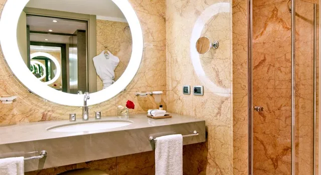 غرفة ديلوكس بسرير مزدوج أو سريرين منفصلين، Port Palace Hotel 7/7