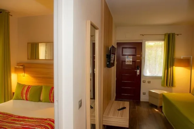 غرفة كومفورت بسرير مزدوج، Hotel Vacances Bleues Delcloy 3/5