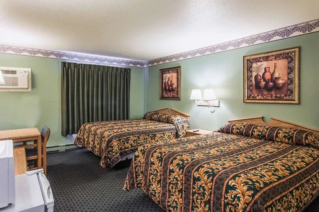 غرفة بسريرين كوين، Days Inn by Wyndham Fergus Falls 2/3