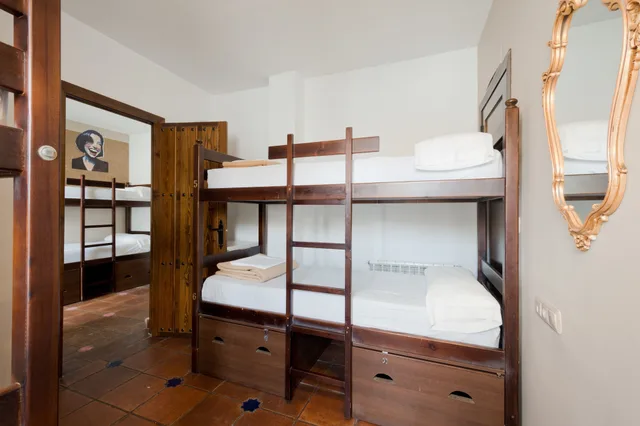 سكن مشترك مختلط بستة أسرّة، Oasis Backpackers Hostel Granada 3/5