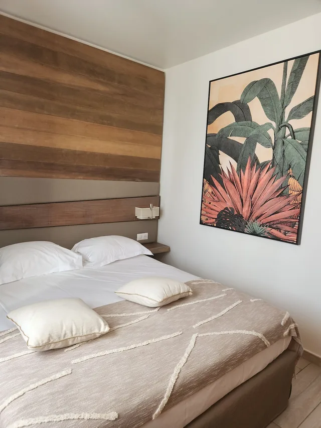 Superior, Queen Bed, Hôtel Les Mouettes 2/6
