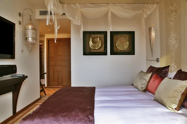 غرفة قياسية بإطلالة على الحديقة بشرفة، Miramar Beach Hotel 2/3