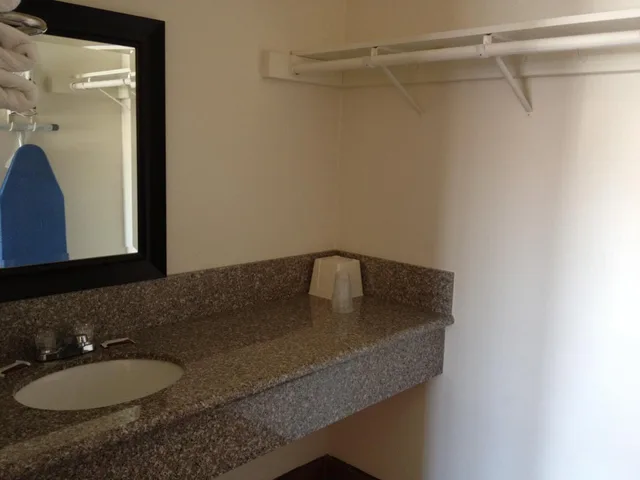 غرفة بسريرين كوين، Colton Inn 3/3