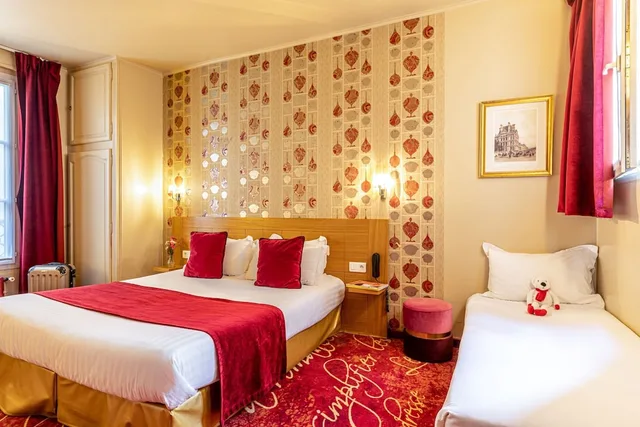 غرفة ثلاثية بسرير مزدوج، Hotel Romance Malesherbes By Patrick Hayat Formerly Romance Malesherbes 4/10