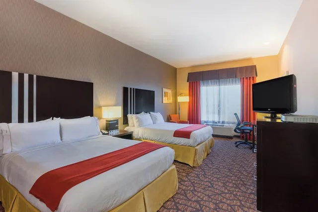 غرفة قياسية بسريرين كوين، Holiday Inn Express Hotel And Suites Alpine Southeast 3/5