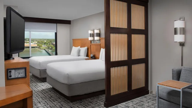 غرفة بسرير مزدوج بإطلالة على البحيرة، HYATT PLACE HOUSTON SUGAR LAND 1/1