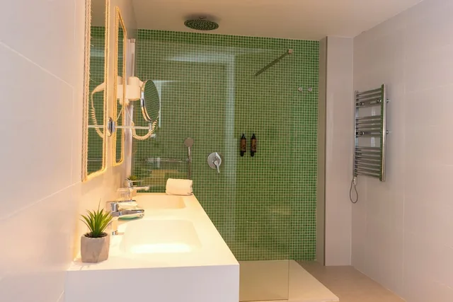 جناح جونيور بإطلالة على الحديقة بشرفة، Hotel Puchet Ibiza 10/10