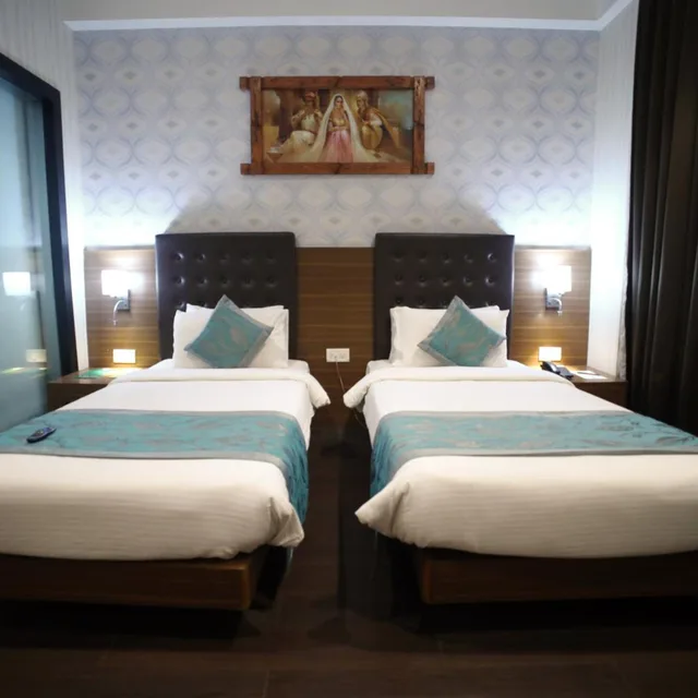 Super, Deluxe, Twin Beds، The Byke Suraj Plaza 7/10