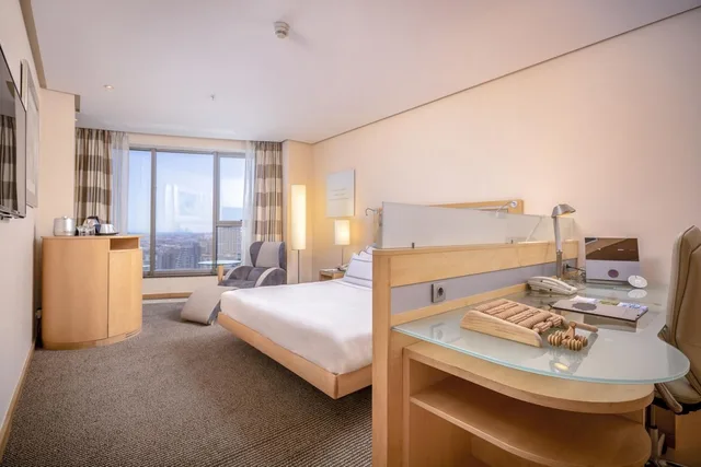 Level, No Balcony، Melia Valencia Palacio de Congresos Formely Hilton Valencia 1/1