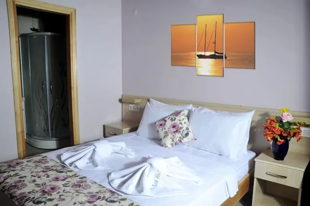 غرفة ديلوكس بسرير مزدوج بإطلالة على البحر مع أريكة، Hotel Mola 1/3