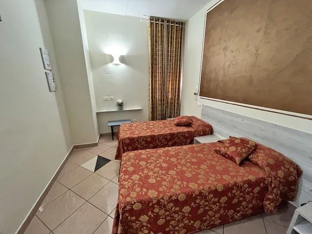 Room, Triple, 1 Queen and 1 Single Bed, Il Parco 1/10