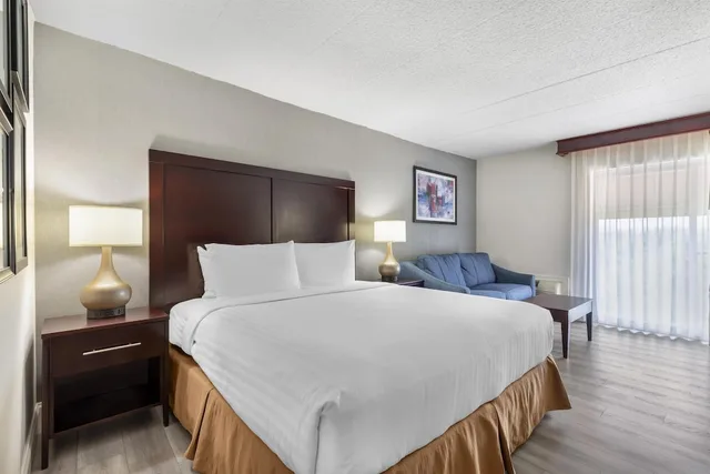 غرفة قياسية بسرير كينج مع أريكة، Best Western Capital Beltway Washington Dc 7/10