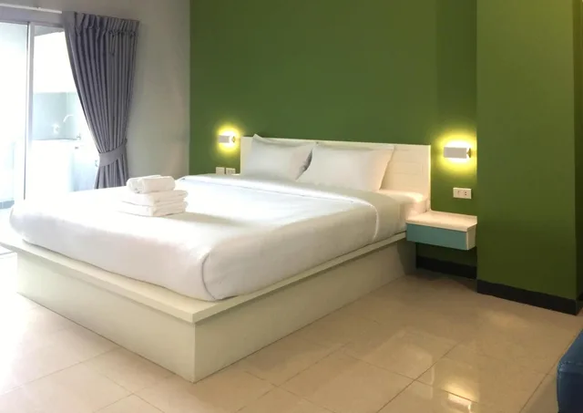 استوديو، Fullroom 77 Srinakarin 2/9