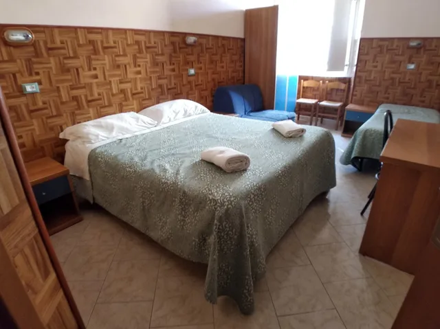 غرفة أساسية بسرير مزدوج بحمام خاص، Hotel Cressy 2/7