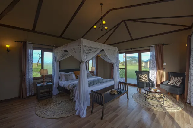 غرفة تنفيذية بسرير كوين، Serengeti Sametu Camp by Karibu Camps & Lodges 1/10