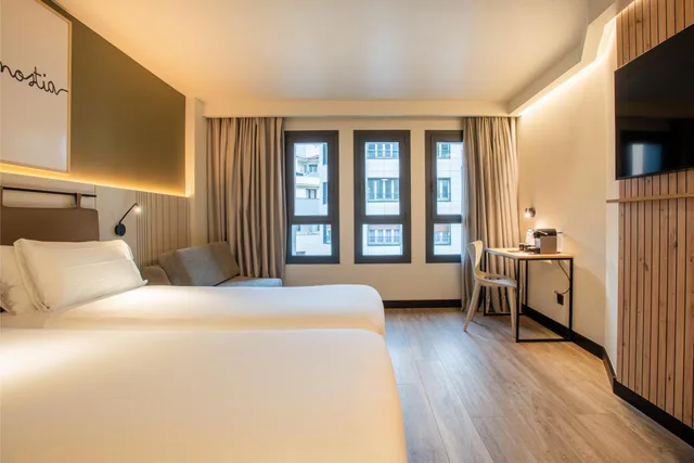 غرفة سوبيريور ثلاثية بسرير مزدوج، Hotel Bed4U Zurriola 1/10