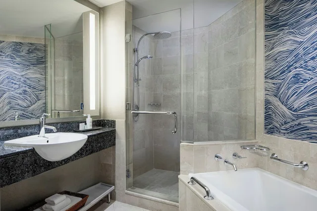 جناح تنفيذي بسرير كينج بغرفة نوم واحدة، JW Marriott Hotel Grand Rapids 5/6