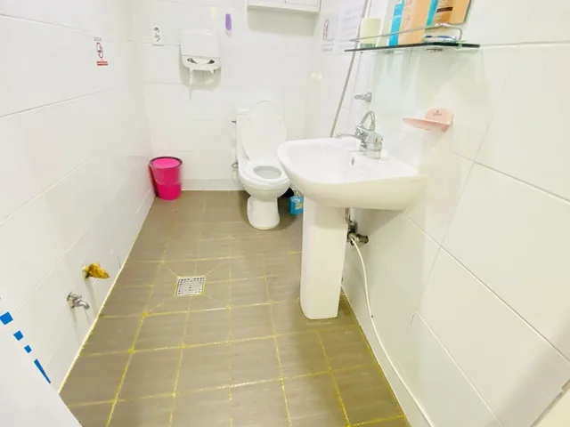 غرفة بسريرين منفصلين وسرير بطابقين، Aroha Guest House 5/6