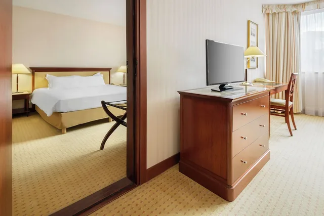 غرفة عائلية بسرير كينج، Occidental Paris Levallois 3/4