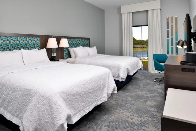 غرفة بسرير كوين بحوض استحمام لذوي الإعاقة، Hampton Inn Cedar Falls Downtown Ia 6/10