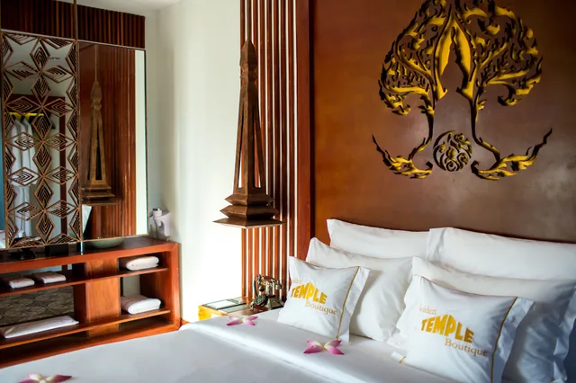 Courtyard, Suite, King Bed, Garden and Pool View, Living Area, Balcony, Bathtub, Golden Temple Boutique 5/6