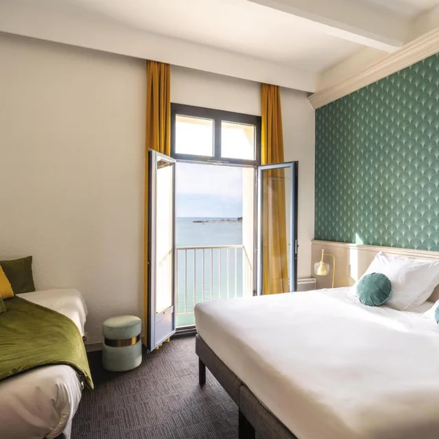 غرفة ثلاثية بشرفة، Belambra Clubs Le Grand Hotel de la Mer 1/10