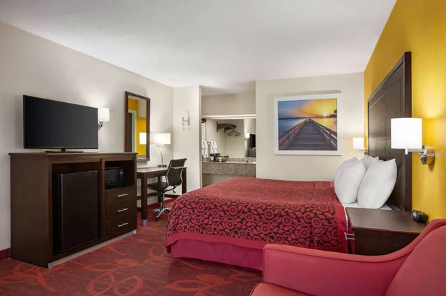 غرفة بسرير كينج لذوي الإعاقة، Days Inn by Wyndham Weldon/Roanoke Rapids 4/7