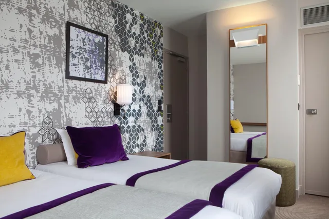 Room, Double Bed, Hotel Ducs D Anjou 2/6
