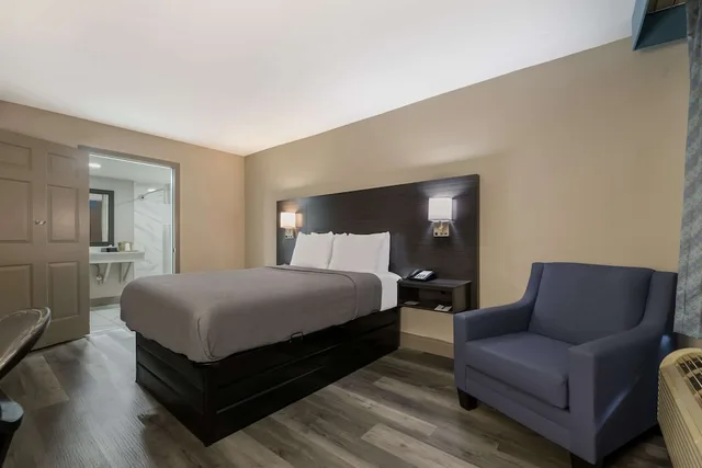غرفة بسرير كوين للمدخنين، Quality Inn & Suites Altamonte Springs Orlando-North 1/10