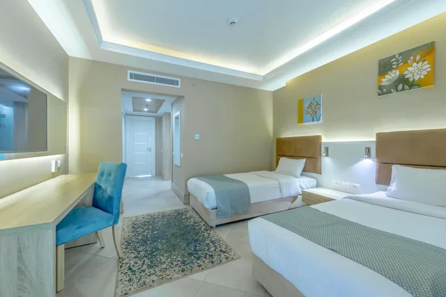 Room, Pool View, Hotel Titanic Royal 2/4