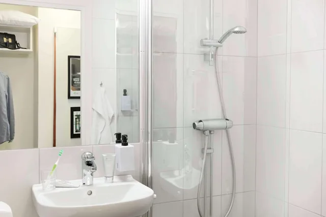 Cabin, Queen Bed, No Window, Scandic Sjofartshotellet 3/3