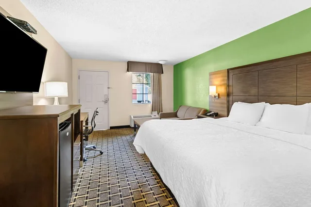 غرفة بسرير كينج، Econo Lodge Russellville, KY 1/4