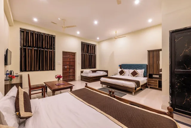 غرفة فاخرة بسرير كينج، THE COUNTRY SIDE RESORT 9/10