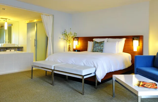Sanctuary, Suite، Tower23 Hotel 1/1