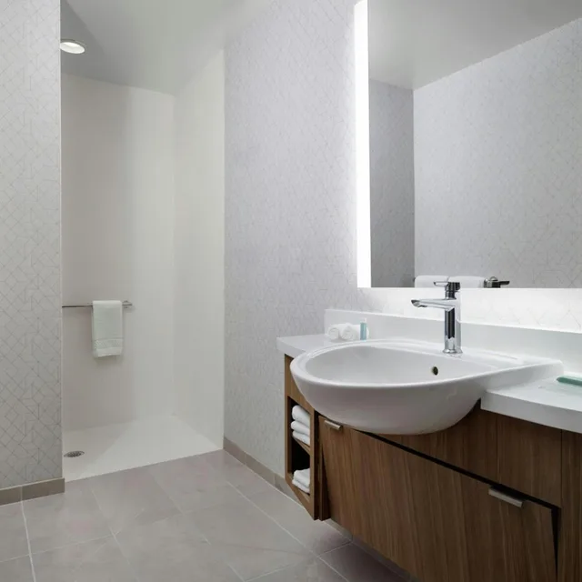 جناح بسريرين كوين مع سرير سحّاب إضافي مع أريكة لذوي الإعاقة، Springhill Suites By Marriott Troy Dayton 3/4
