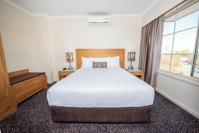 Apartment, Queen Bed, Balcony, Kitchen, Best Western Plus Hovell Tree Inn 1/4