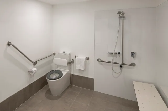 Superior, Double Bed, Accessible, Mercure Sydney Bankstown 3/6