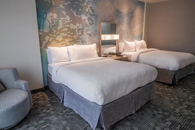 غرفة بسريرين كوين لذوي الإعاقة، Courtyard by Marriott Greenville Mauldin 2/4