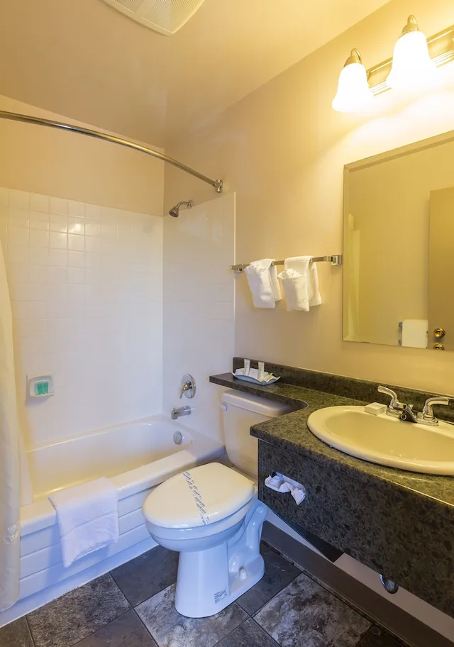 Room, King Bed, Gramas Inn 4/4