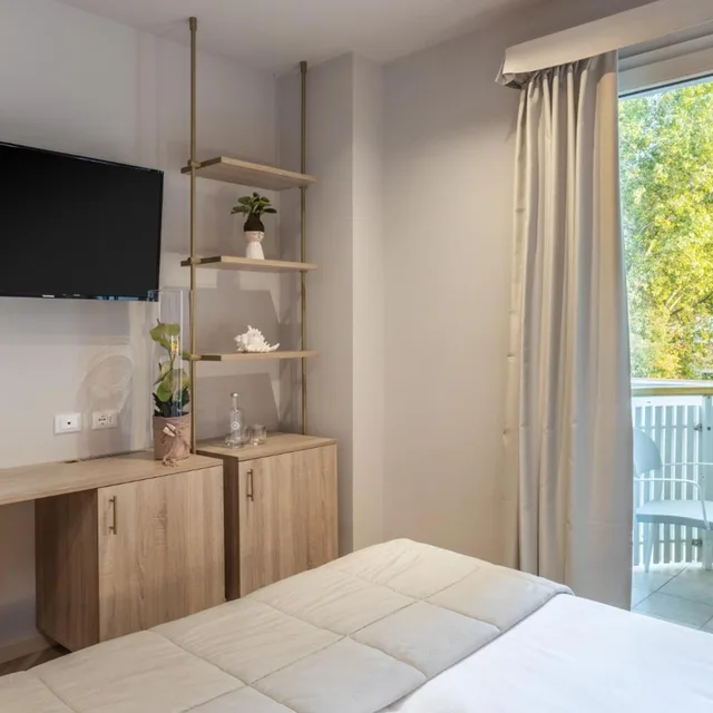 Deluxe, Double Bed, Lateral Side Sea View، Salus Smart & Chic Hotel 6/10