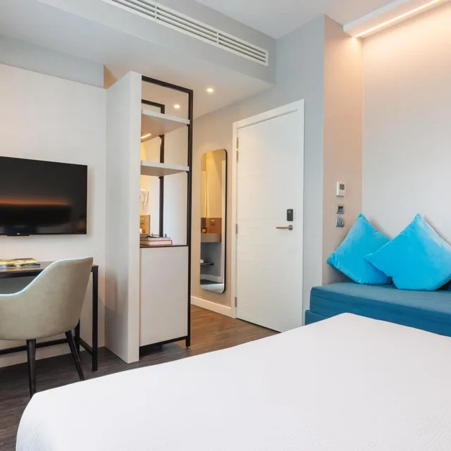 غرفة سوبيريور بسرير مزدوج مع أريكة، iH Hotels Milano Centrale 6/10