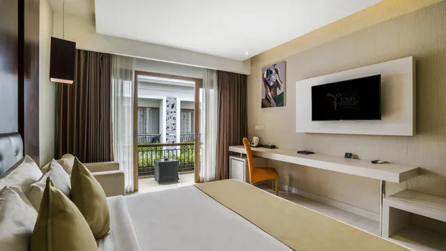 Deluxe, King Bed, Pool View, Tonys Villas and Resort Seminyak Bali 5/7