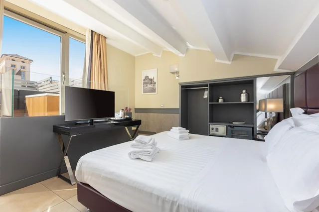 غرفة فاخرة بإطلالة على المدينة بجاكوزي، Hotel Castellino Roma 6/7