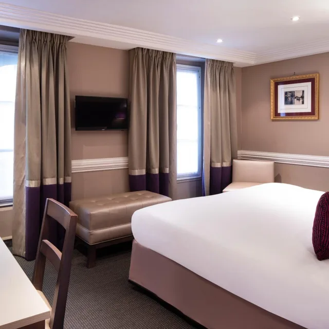 غرفة سوبيريور بسرير كينج، Elysees Hotel 1/6