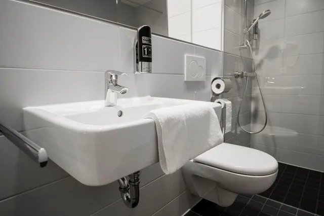 غرفة قياسية بسرير مزدوج، Serways Hotel Remscheid 4/5