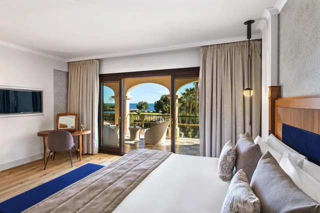 إقامة بسرير كينج بإطلالة على البحر بشرفة بغرفة نوم واحدة، St Regis Mardavall Mallorca Resort 1/9