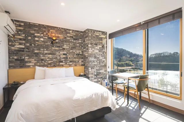 غرفة بسرير مزدوج بإطلالة على البحر، B&F Hotel 2/2
