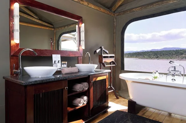 Luxury, Twin Beds, Water Front، Buffelsdrift Game Lodge 6/6