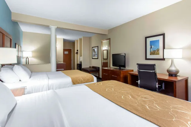 جناح بسريرين كوين، Comfort Suites Southport - Oak Island 1/4