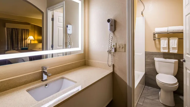 غرفة بسرير كينج، Best Western Catalina Inn 4/5